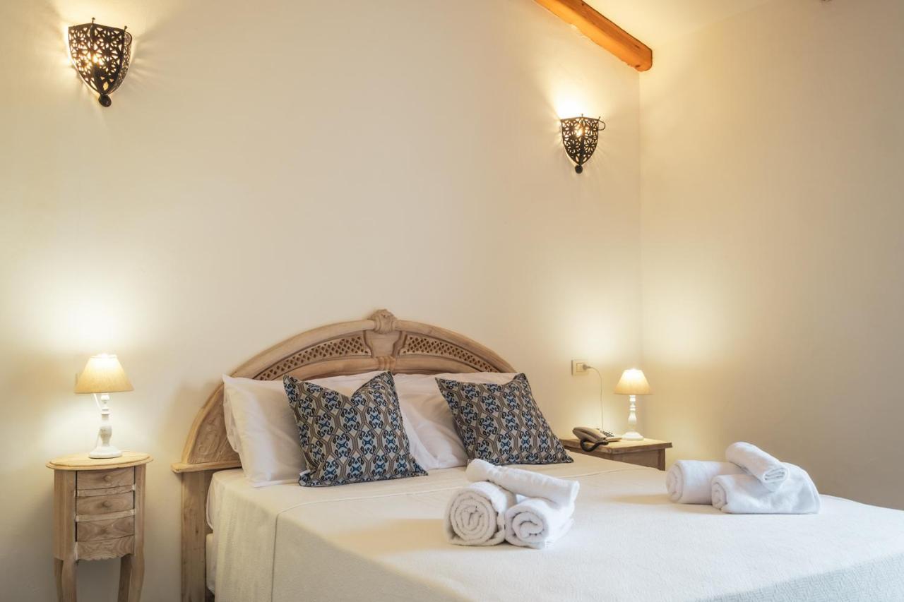La Suera San Pantaleo Hotel Luaran gambar