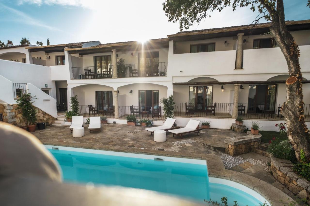 La Suera San Pantaleo Hotel Luaran gambar