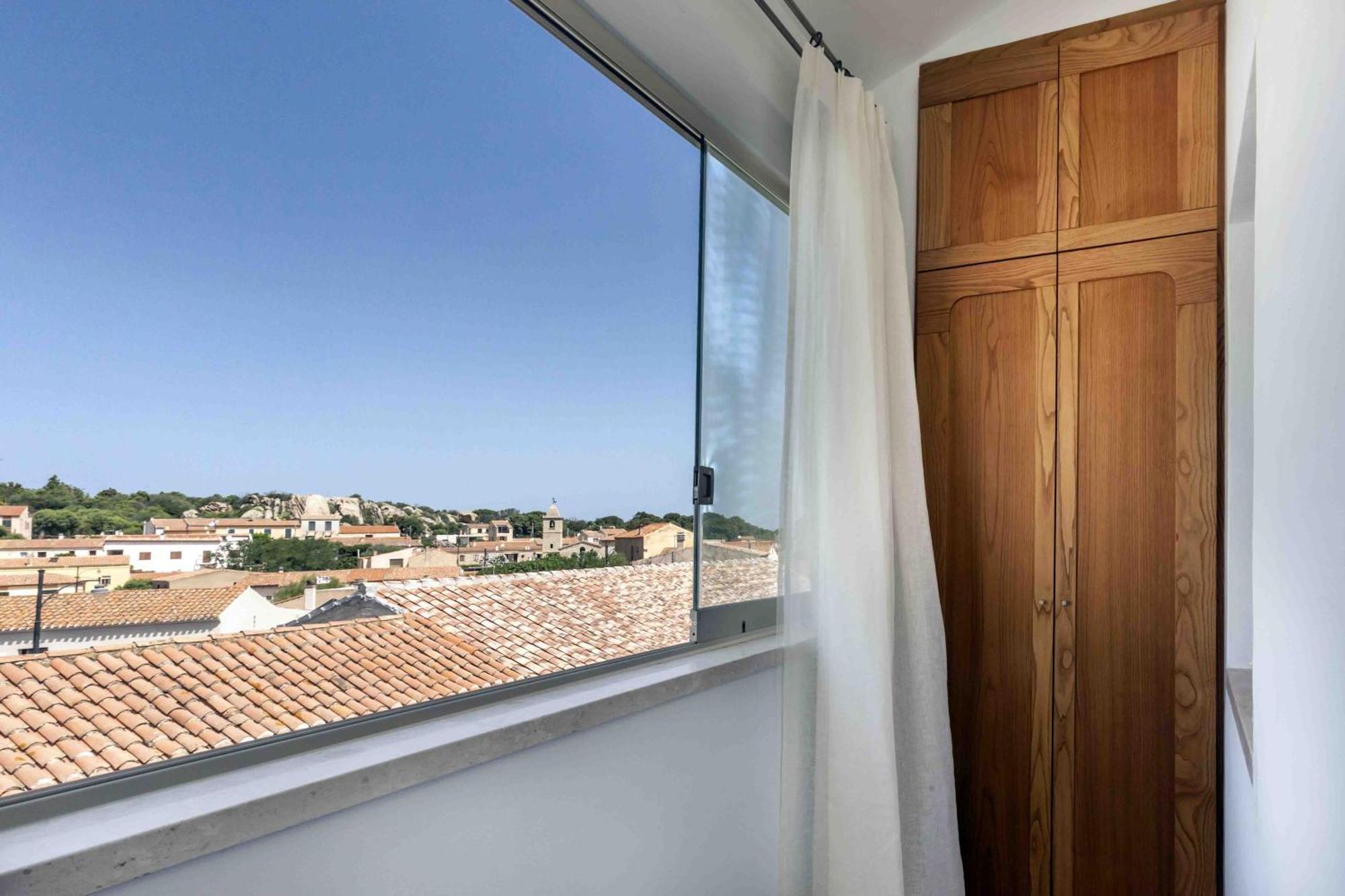 La Suera San Pantaleo Hotel Luaran gambar