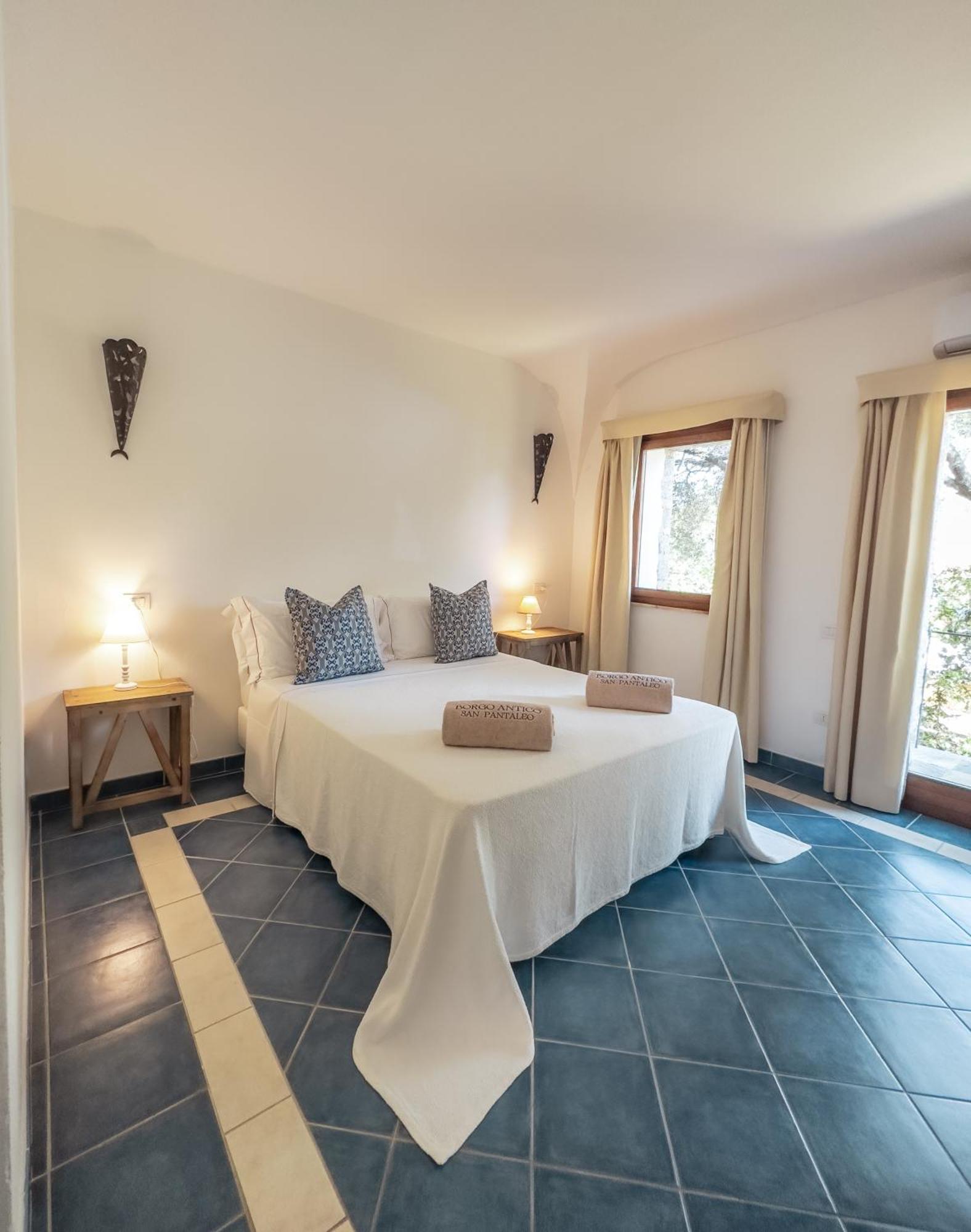 La Suera San Pantaleo Hotel Luaran gambar