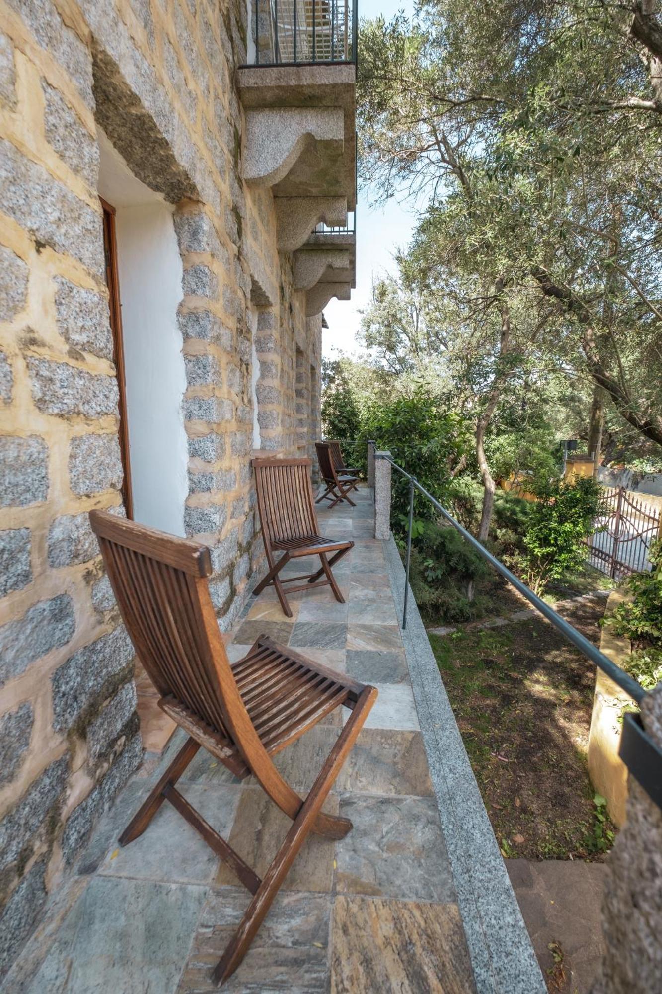 La Suera San Pantaleo Hotel Luaran gambar